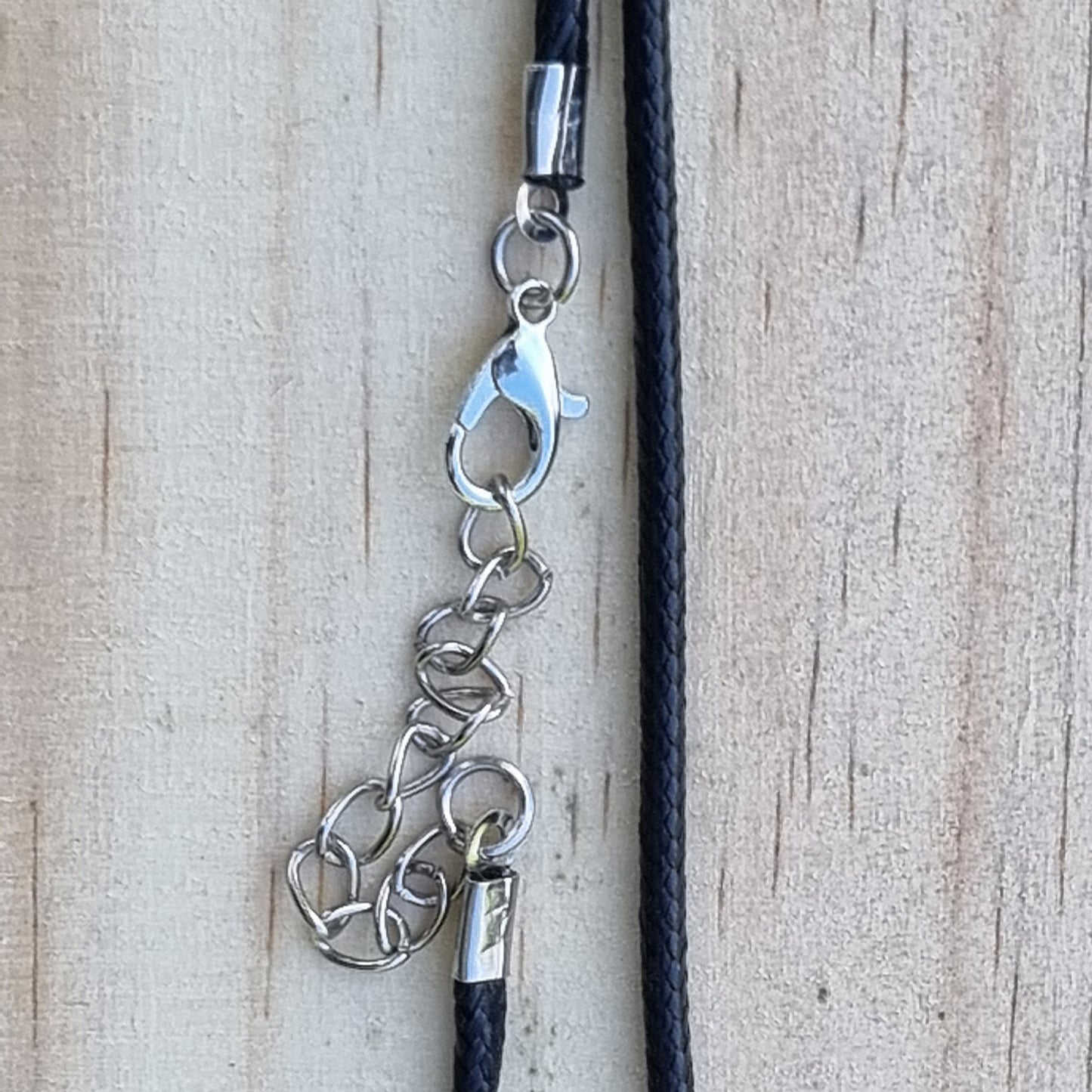 Collier en cuir artificiel