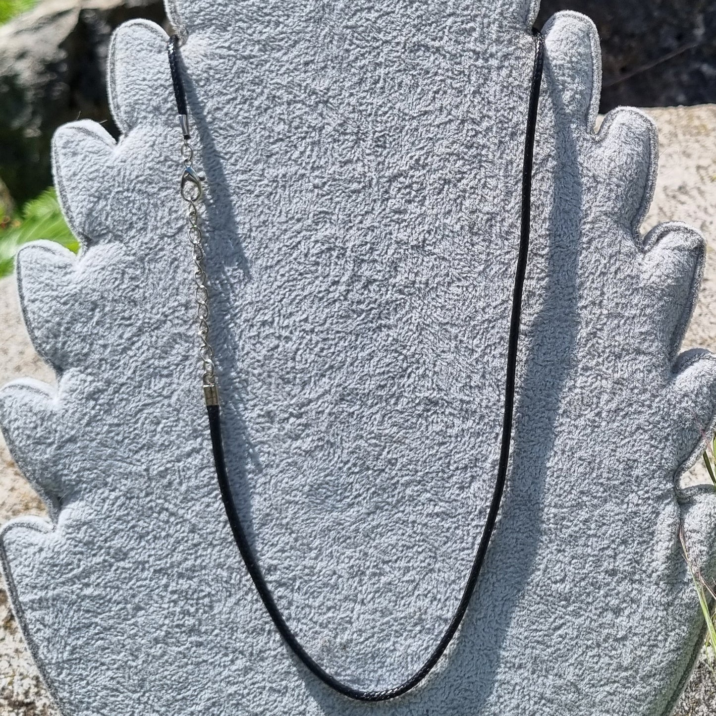 Collier en cuir artificiel