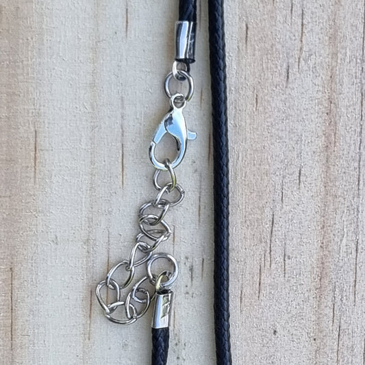 Collier en cuir artificiel