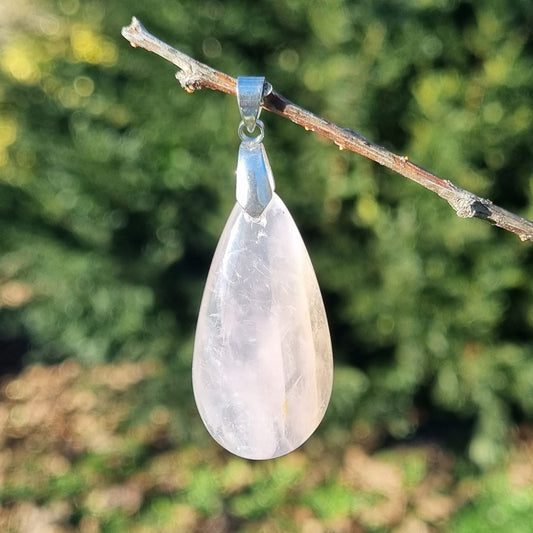 Quartz rose en pendentif